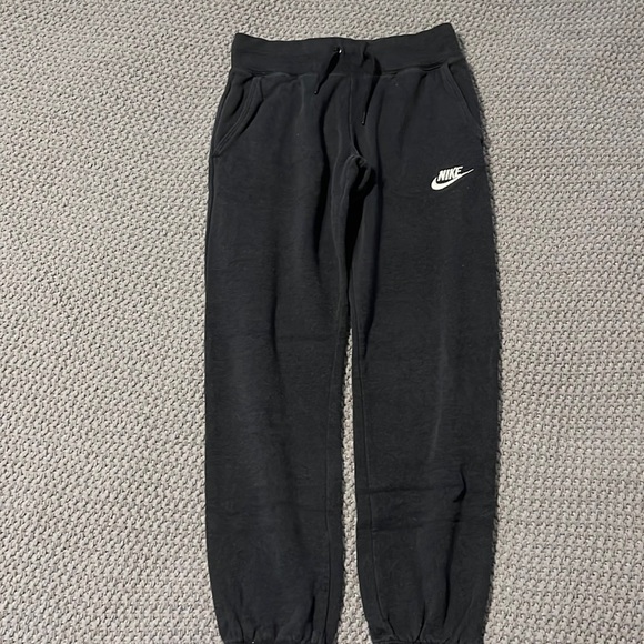 Nike sweatpants - Picture 1 of 2